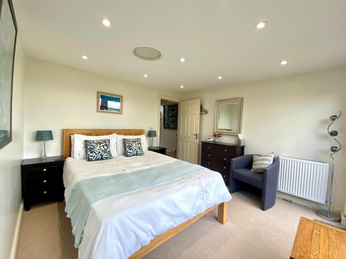 A Secluded Self Contained Country Suite With A View - Parking, Easy Access To Bath Corsham Dış mekan fotoğraf